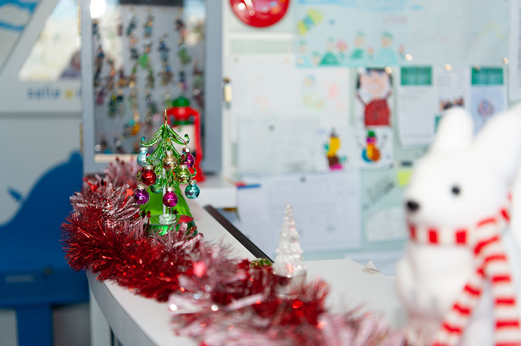 Décoration de Noël à l'hôpital de jour d'hépato-immuno-oncologie pédiatrique.